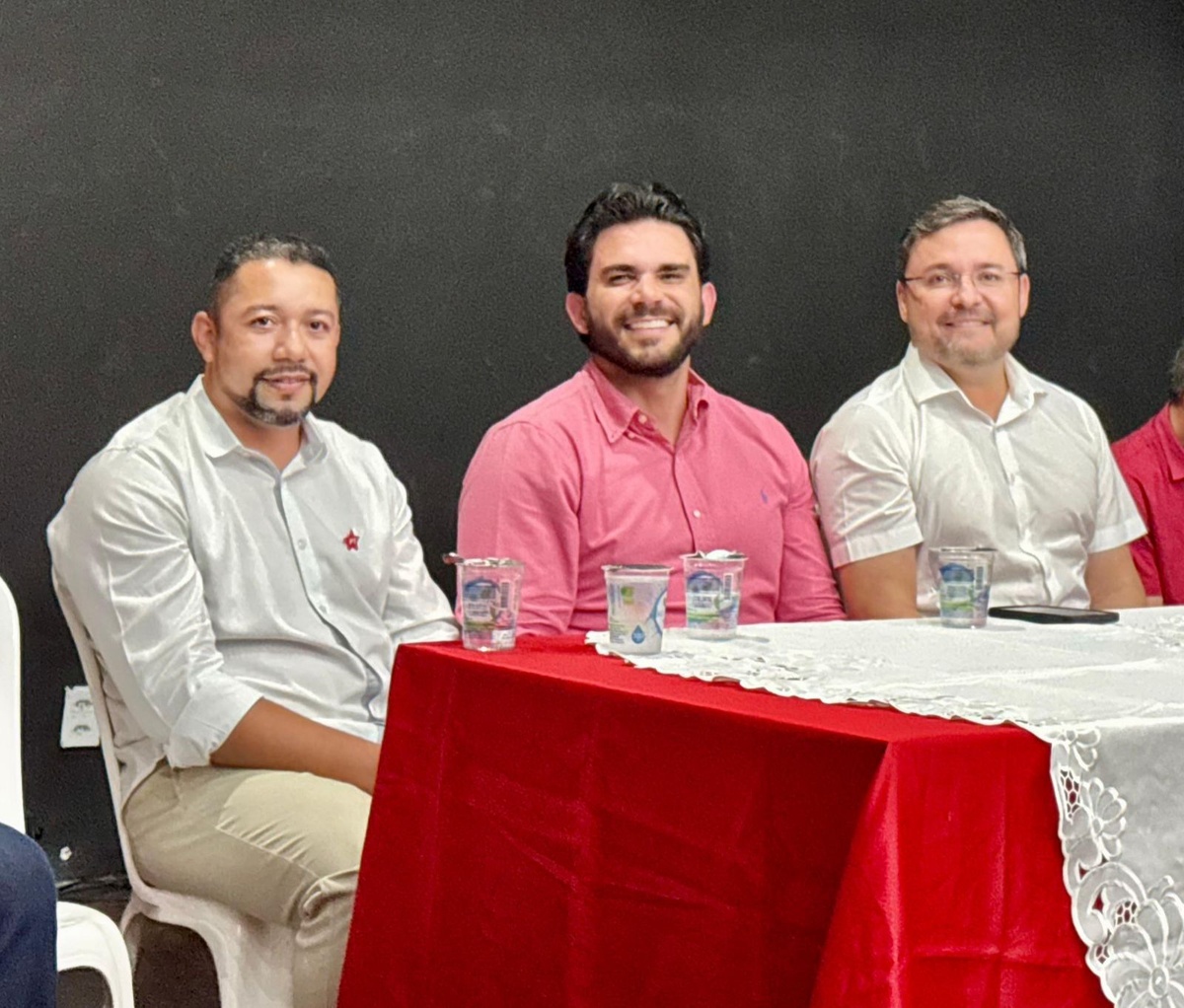 Deputado Dr. Marcus Vinícius prestigia solenidade que empossou Enofre Carvalho na presidência do PT em Floriano