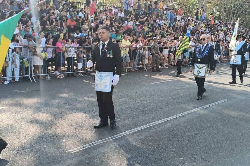 Desfile de 7 de Setembro reúne mais de 50 instituições e leva multidão a Teresina Desfile de 7 de Setembro reúne mais de 50 instituições e leva multidão a Teresina