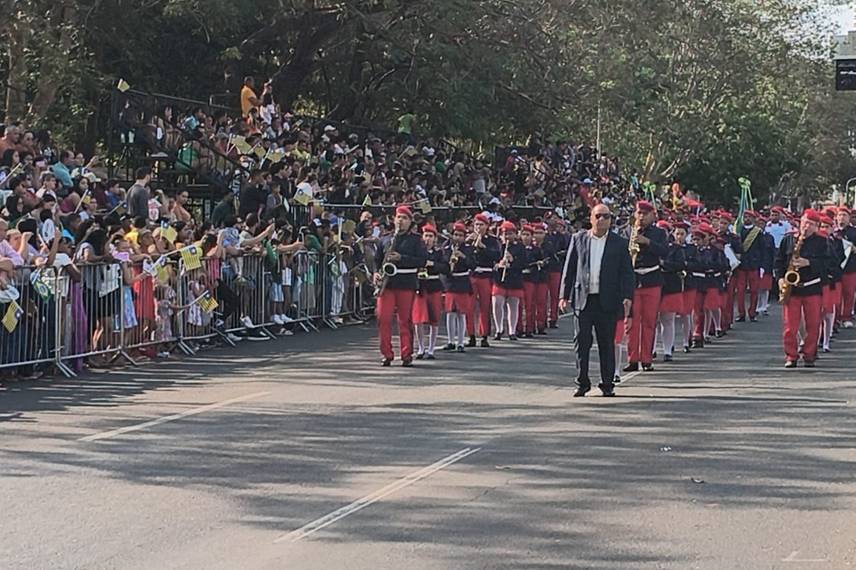 Desfile de 7 de Setembro reúne mais de 50 instituições e leva multidão a Teresina Desfile de 7 de Setembro reúne mais de 50 instituições e leva multidão a Teresina