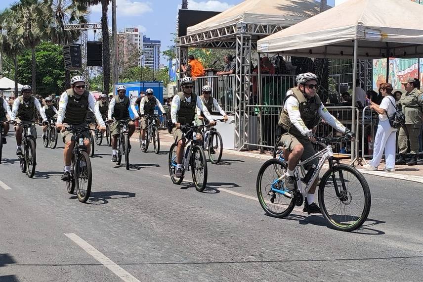Desfile de 7 de Setembro reúne mais de 50 instituições e leva multidão a Teresina Desfile de 7 de Setembro reúne mais de 50 instituições e leva multidão a Teresina