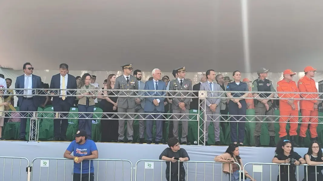 Desfile de 7 de Setembro reúne mais de 50 instituições e leva multidão a Teresina