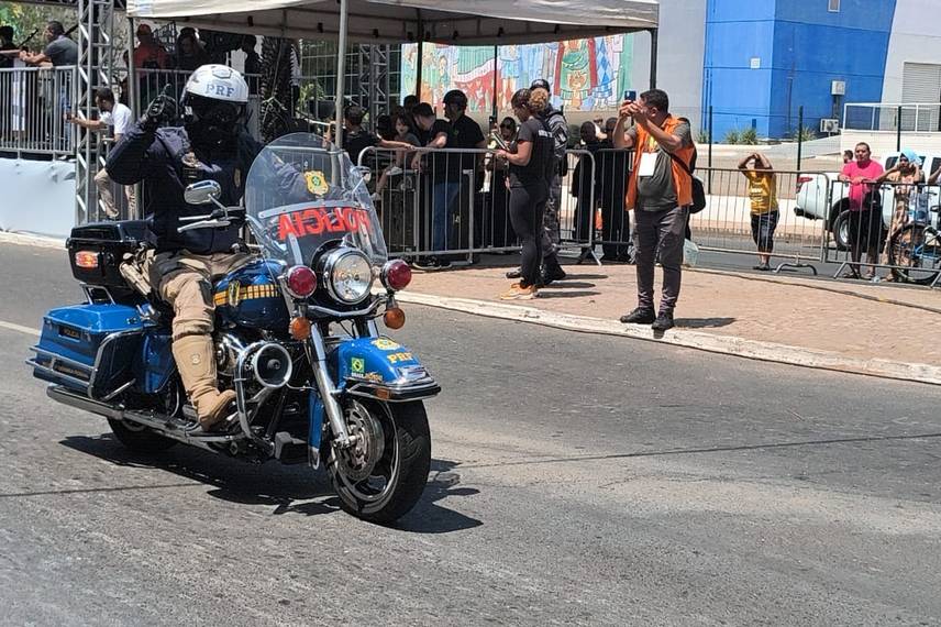 Desfile de 7 de Setembro reúne mais de 50 instituições e leva multidão a Teresina Desfile de 7 de Setembro reúne mais de 50 instituições e leva multidão a Teresina