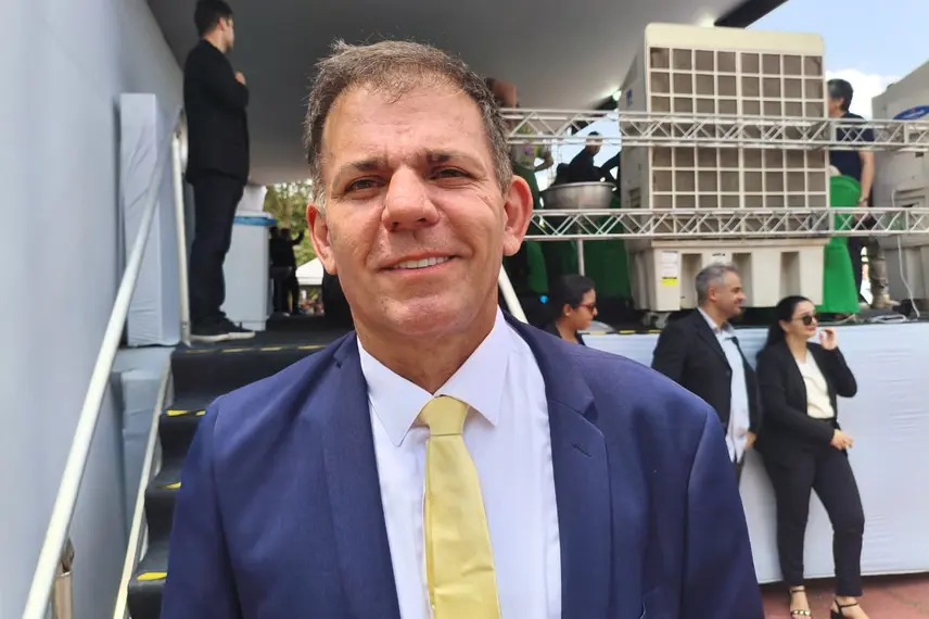 Desfile de 7 de Setembro reúne mais de 50 instituições e leva multidão a Teresina