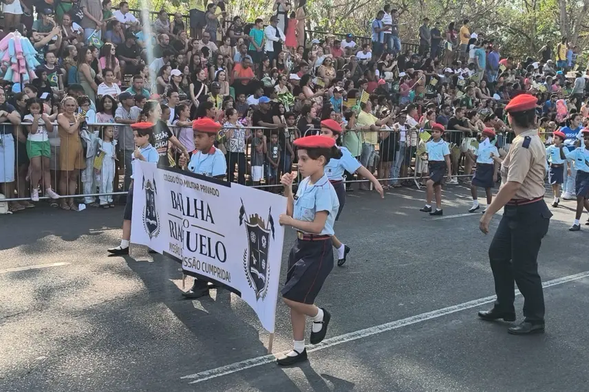 Desfile de 7 de Setembro reúne mais de 50 instituições e leva multidão a Teresina
