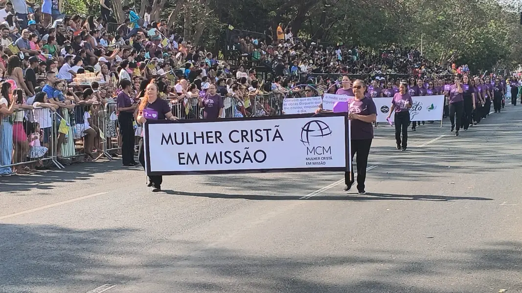 Desfile de 7 de Setembro reúne mais de 50 instituições e leva multidão a Teresina