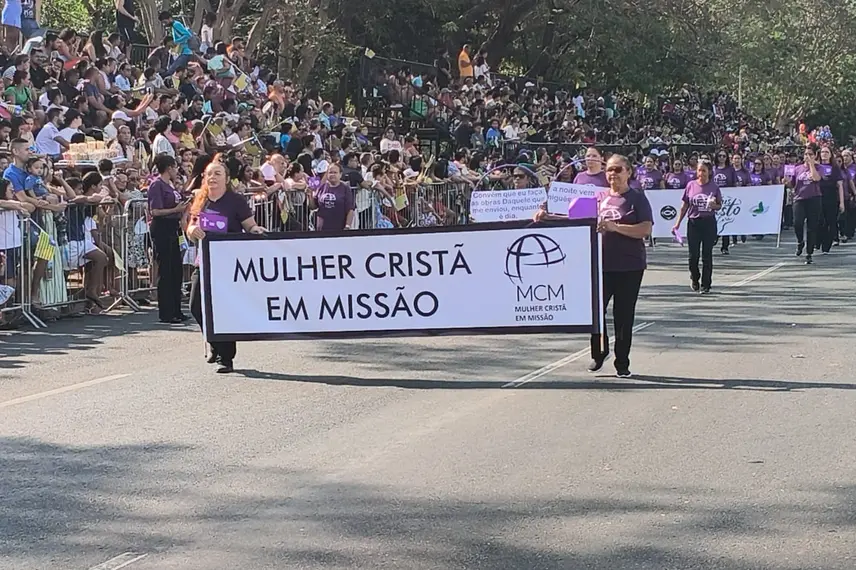 Desfile de 7 de Setembro reúne mais de 50 instituições e leva multidão a Teresina