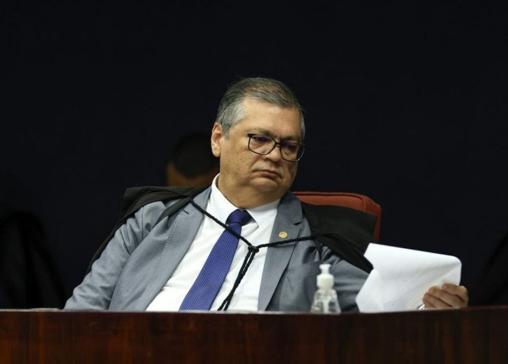 Dino barra envio de 'emendas Pix' com indícios de fraude em 9 municípios