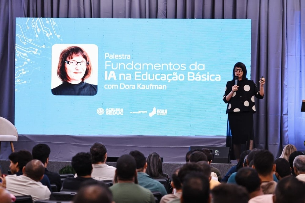Em visita ao Piauí, pesquisadora Dora Kaufman elogia modelo de ensino de Inteligência Artificial implementado nas escolas estaduais