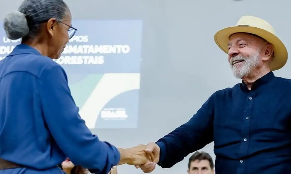 'Estamos preservando o que eles não preservaram', diz Lula na Amazônia