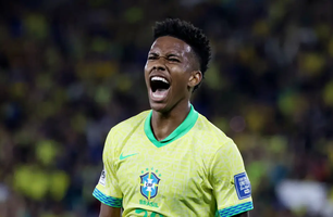 Estevão na vitória do Brasil (Foto: Reuters/ Sergio Moraes/ Direitos Reservados)