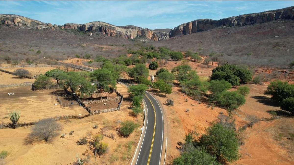 Estrada para o Parque Nacional da Serra da Capivara recebe pavimentação
