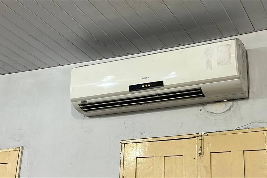 *Falta de ar-condicionado afeta alunos da Escola Simões Filho, em Teresina* *Falta de ar-condicionado afeta alunos da Escola Simões Filho, em Teresina*