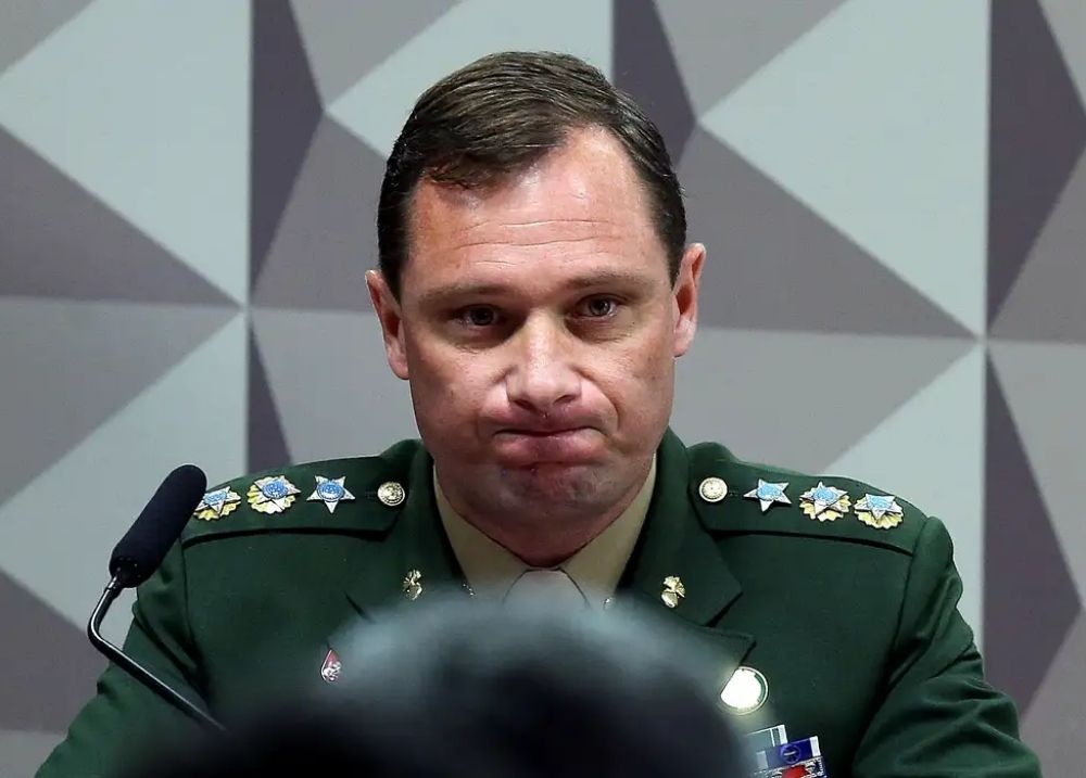 Fux vota por manter delação de Mauro Cid, garantindo benefícios do acordo