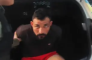 Homem com mandado em aberto por roubo de veículos é preso em Teresina (Foto: Repórter 12/Conecta Piauí)