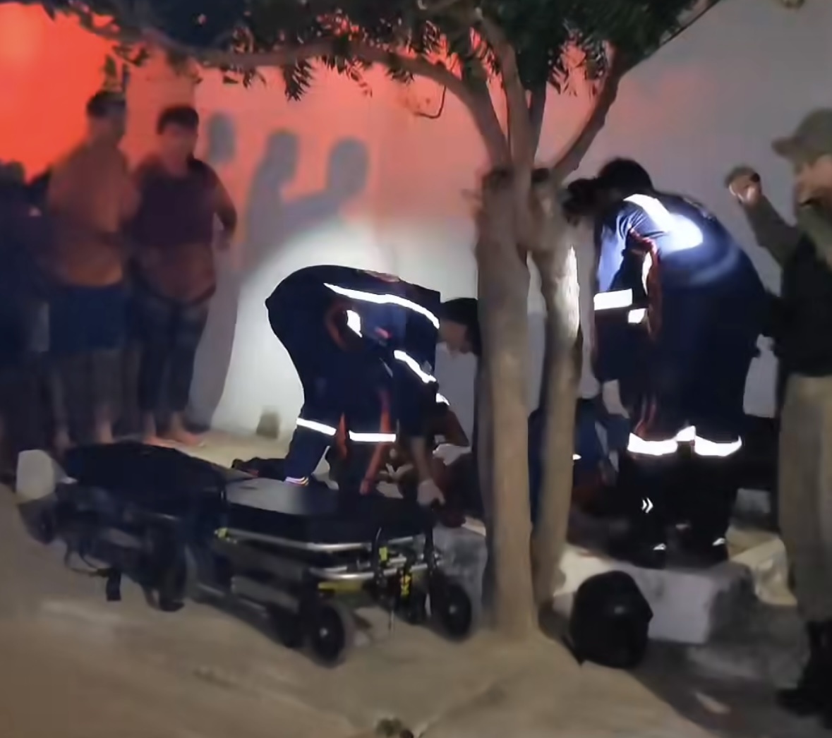 Homem é atacado a facadas em Parnaíba após perseguição; estado de saúde é grave