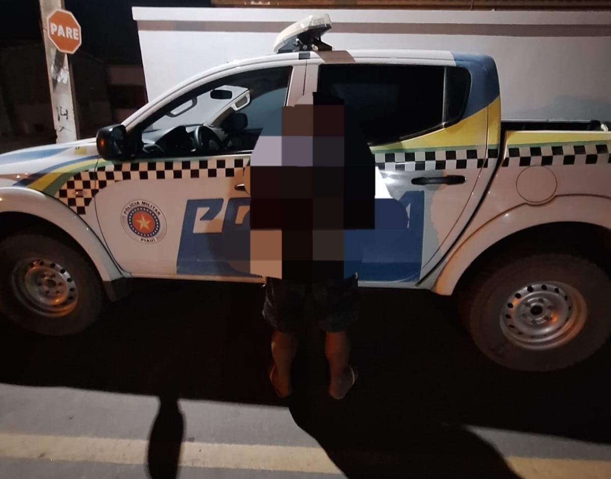 Homem é preso após ameaçar familiares com faca na zona rural de Pio IX