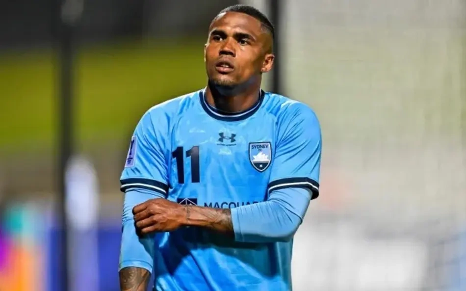 Justiça decreta prisão de Douglas Costa por dívida de pensão de quase R$ 500 mil