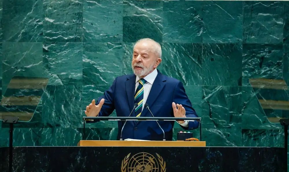 Lula diz que regulação de big techs evita 'terra sem lei' na internet