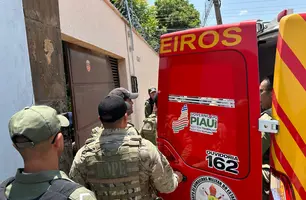 Mãe armada mantém filhos como reféns em residência na zona Norte de Teresina (Foto: Aric Lages/Conecta Piauí)