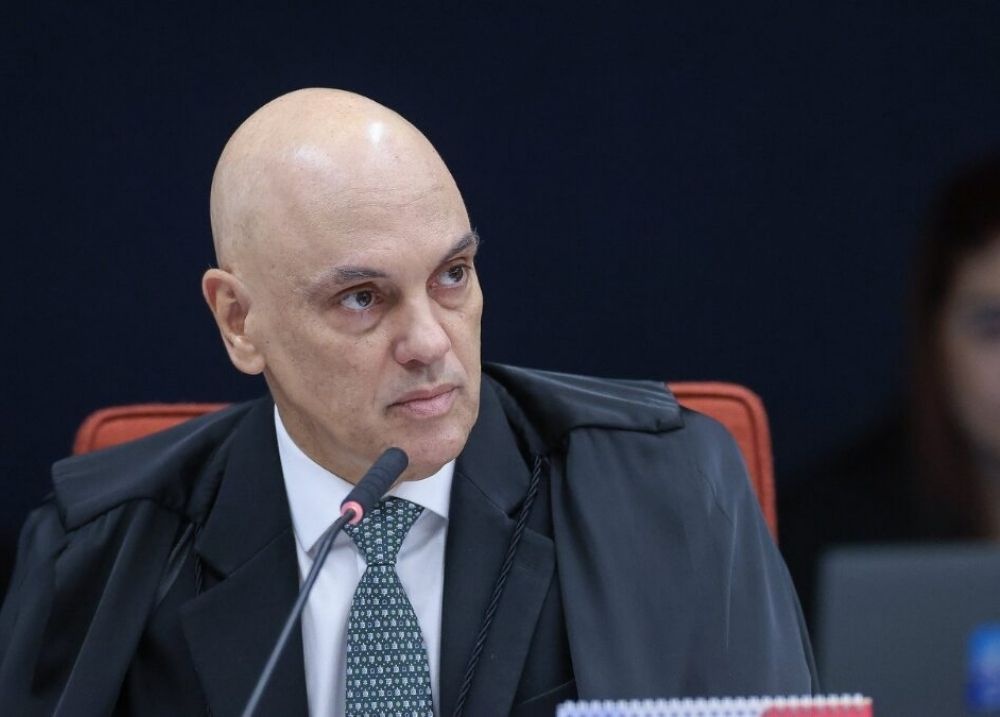 Moraes retoma julgamento no STF e diz: 'defesa não juntou uma prova em 4 meses'