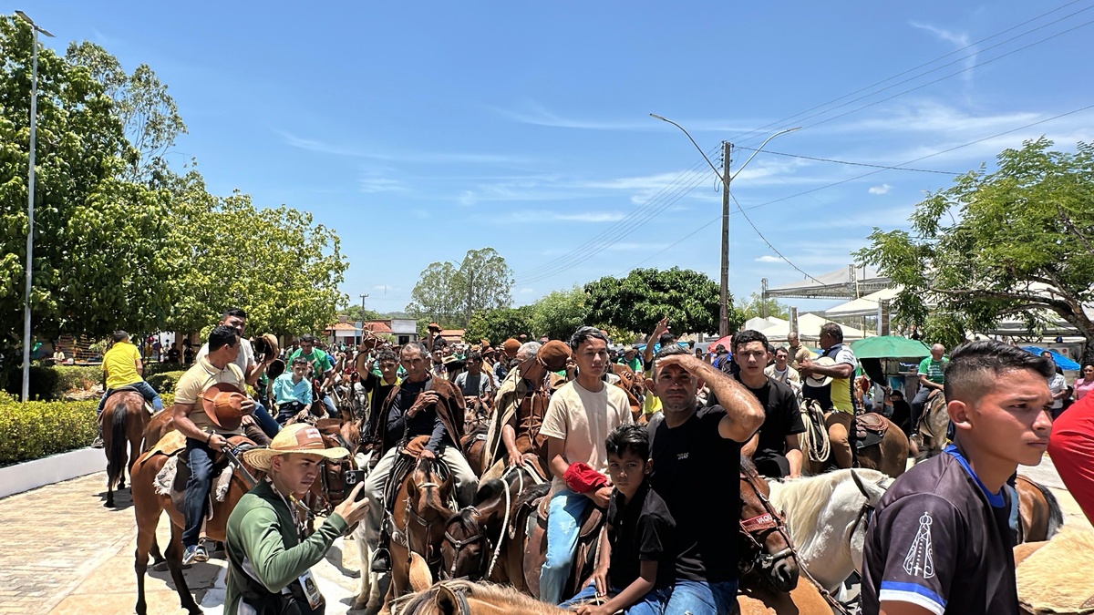 Morro do Chapéu do Piauí celebra a 23ª Festa do Vaqueiro com fé, tradição e shows