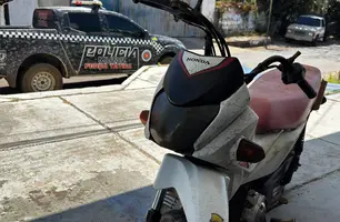 Motocicleta furtada é encontrada dentro do Rio Longá em Campo Maior (Foto: Reprodução)