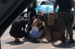 Mulher é atropelada ao atravessar rua com criança no colo em Teresina (Foto: Imagens enviadas ao Conecta Piauí)