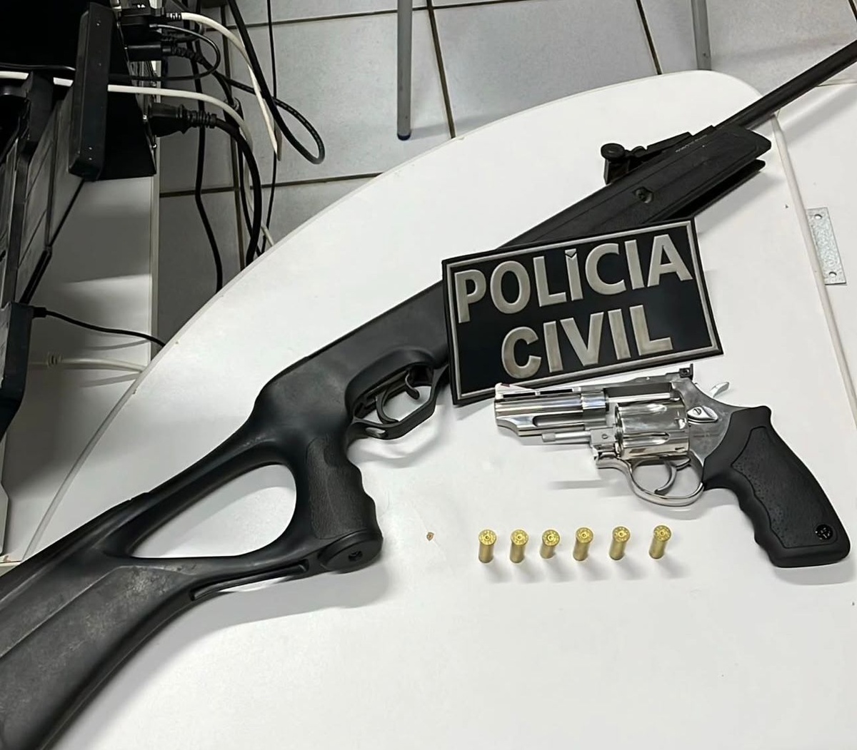 Mulher é presa com arma de fogo após tentativa de homicídio em São Raimundo Nonato