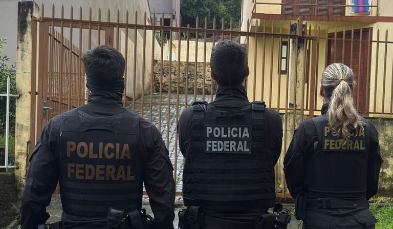PF cumpre mandados contra suspeito que aplicava golpes se passando por delegado