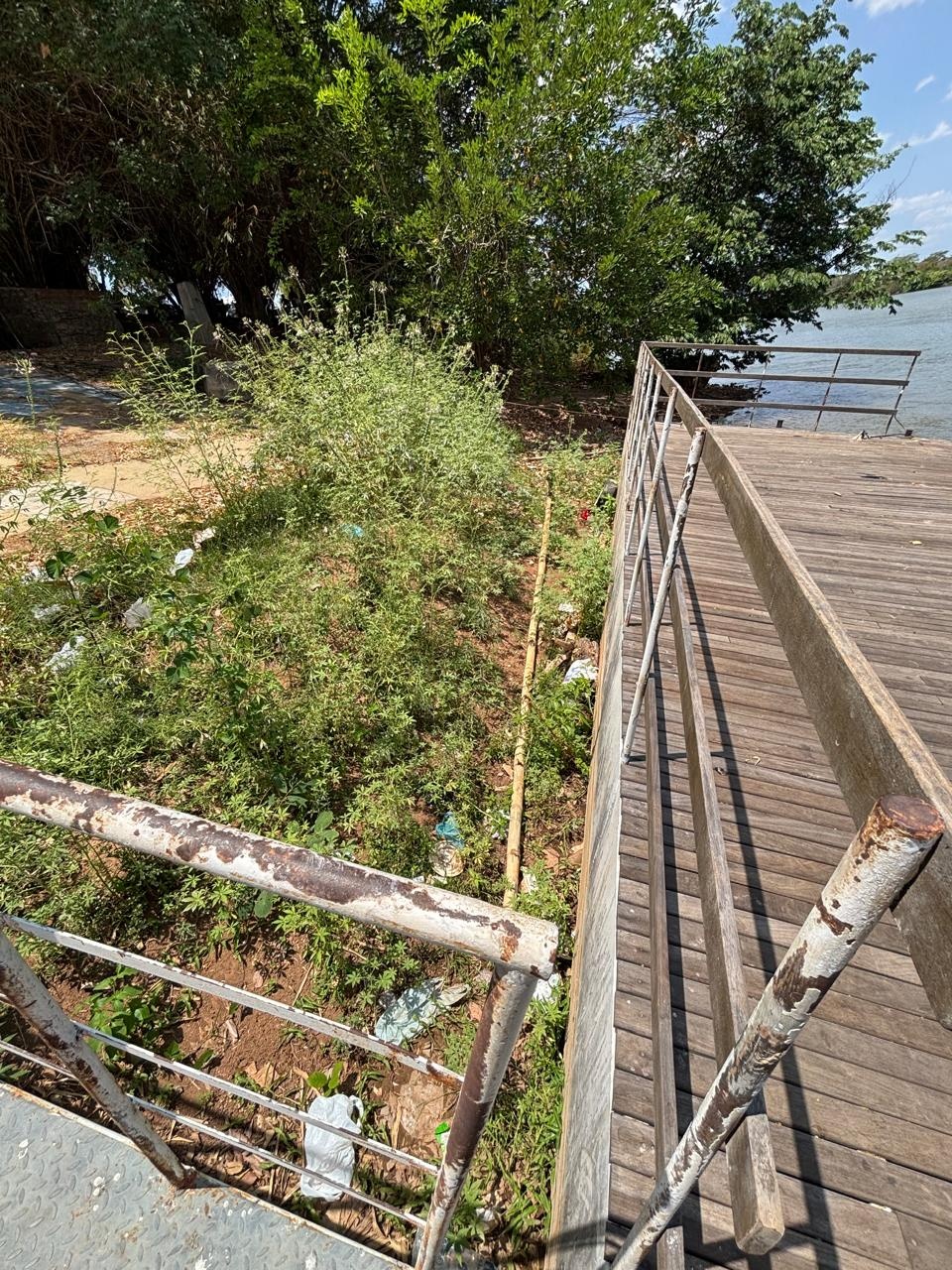 Pier do Iate Clube, em Teresina, sofre com abandono e vira símbolo do descaso
