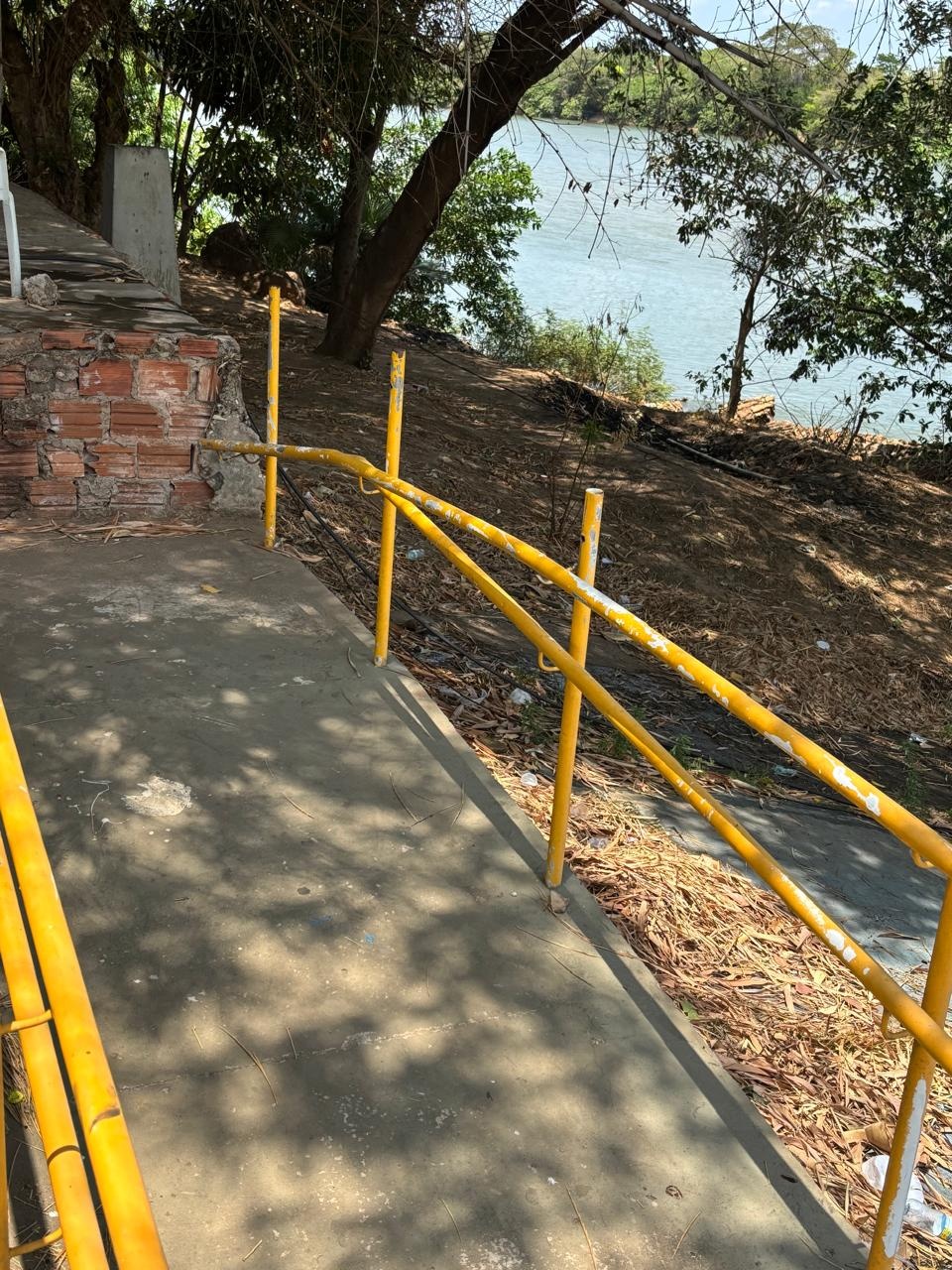 Pier do Iate Clube, em Teresina, sofre com abandono e vira símbolo do descaso