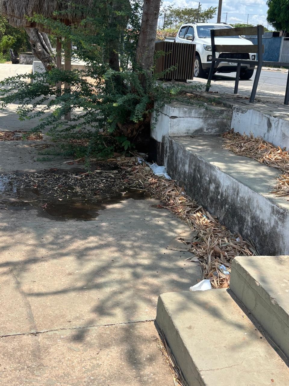 Pier do Iate Clube, em Teresina, sofre com abandono e vira símbolo do descaso
