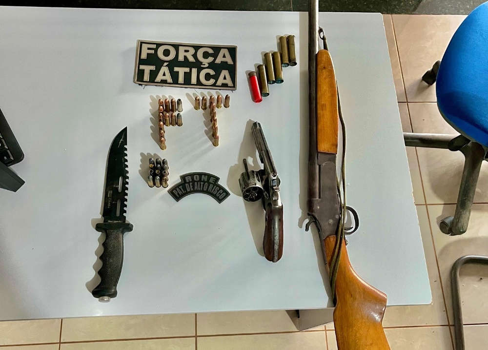 PM apreende armas durante ocorrência de violência doméstica em Corrente