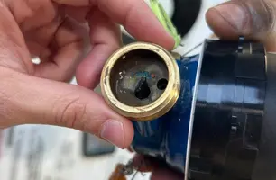 Polícia flagra fraude em hidrômetro de restaurante na zona Sul de Teresina (Foto: Reprodução)