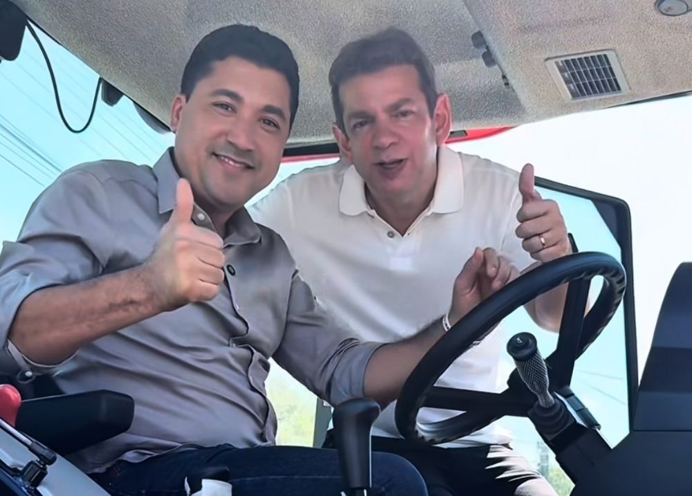 Prefeito de Massapê ganha trator agrícolas via emenda parlamentar de Castro Neto