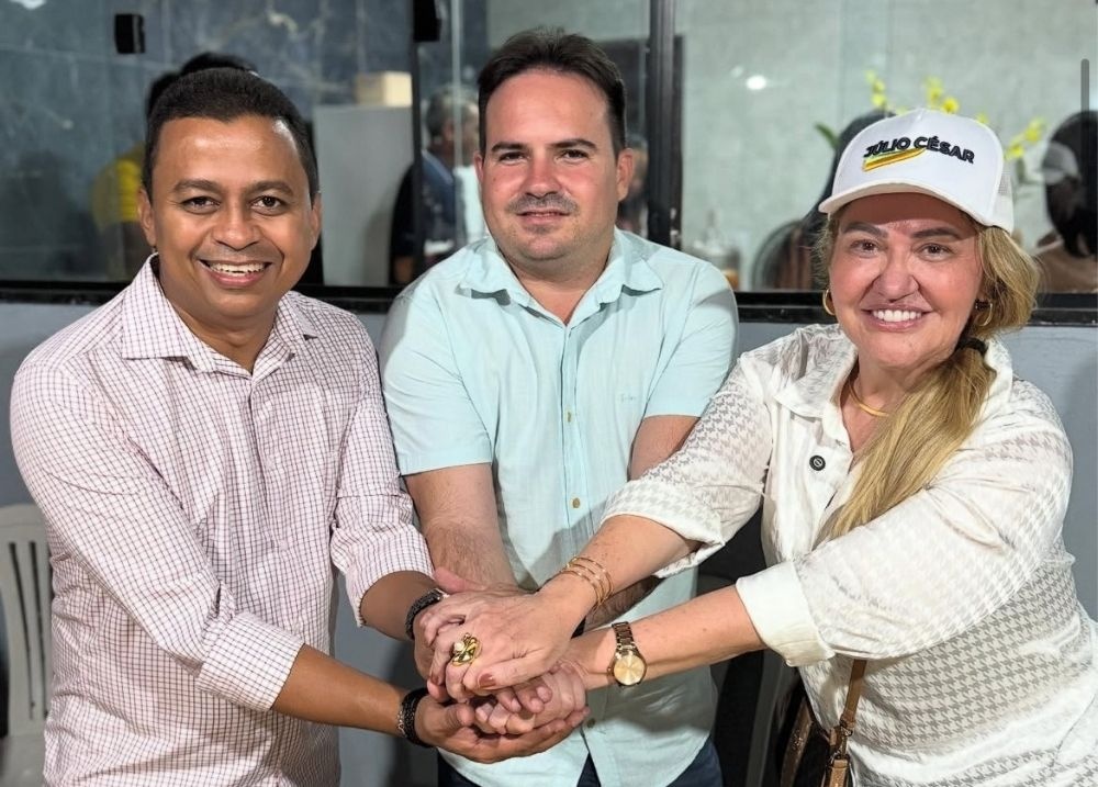 Prefeito Roni Abílio anuncia apoio a Simone Pereira e reforça aliança política