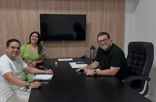 Prefeito Saulo Trajano discute novos projetos com Secretaria de Juventude (Foto: Conecta Piauí)