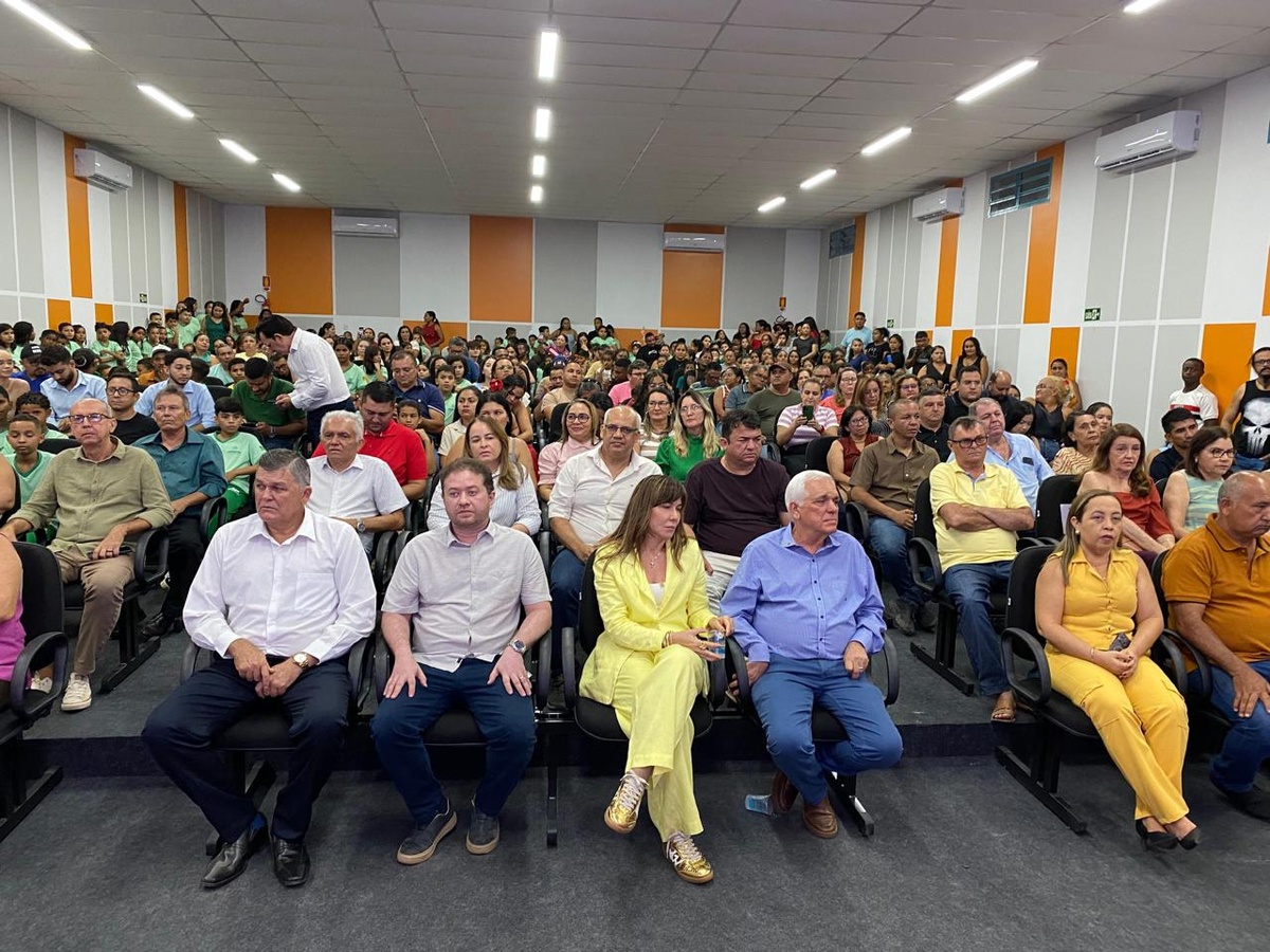 Prefeitura de Esperantina inaugura a Escola Municipal Meire Fernandes de Carvalho