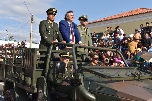 Prefeitura de Picos realiza Desfile da Independência com mais de 5.500 componentes