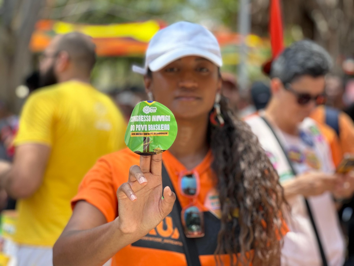 Protesto contra PEC da Blindagem reúne movimentos sociais em Teresina
