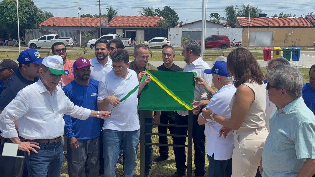 Rafael Fonteles inaugura aeródromo, praça e visita obras em Barras