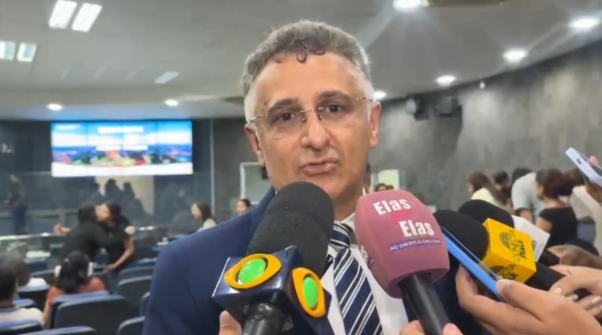 Reitor Evandro Alberto de Sousa