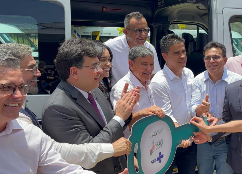 Sesapi entrega 22 vans adaptadas para transporte de pacientes cadeirantes