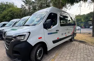 Sesapi entrega veículos adaptados para 22 municípios do Piauí nesta sexta (19) (Foto: Ascom Sesapi)