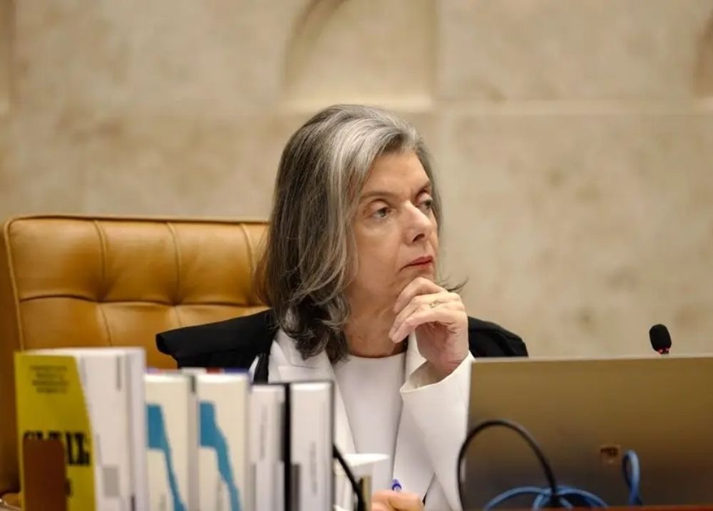 STF retoma julgamento de Bolsonaro às 14h com voto decisivo de Cármen Lúcia