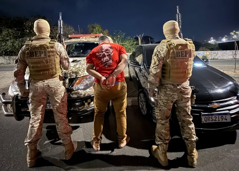 Traficante em fuga é capturado pelo BEPI com drogas e R$ 1,1 mil em Teresina