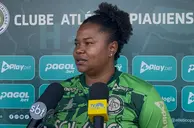 Treinadora Renata Costa ajusta equipe para competições