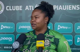 Treinadora Renata Costa ajusta equipe para competições (Foto: Ângela Carvalho/ Conecta Piauí)