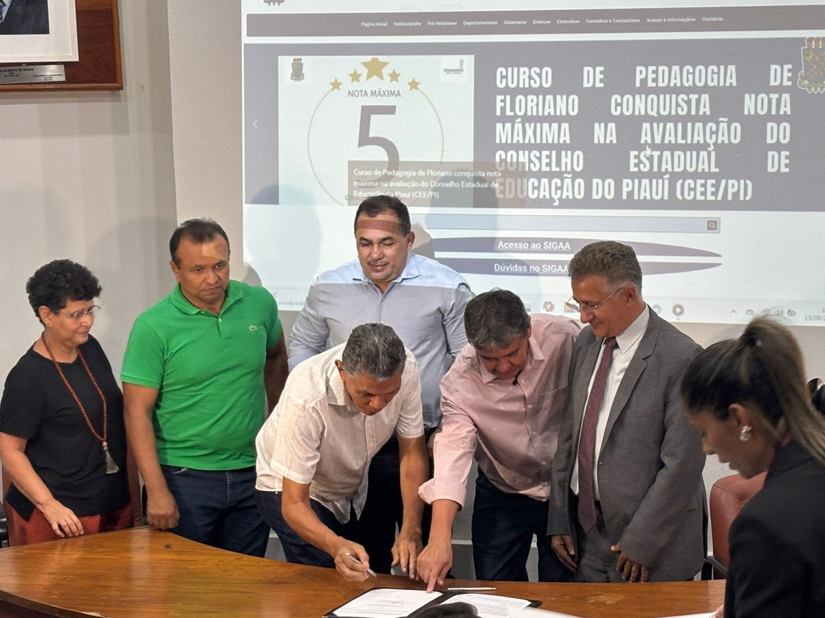 Wellington Dias visita produção frigorífica e anuncia adesão da UESPI no programa