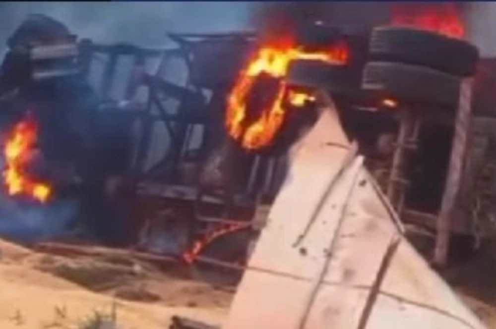 Acidente entre carreta e carro deixa mortos na Barra da Volta, em Uruçuí